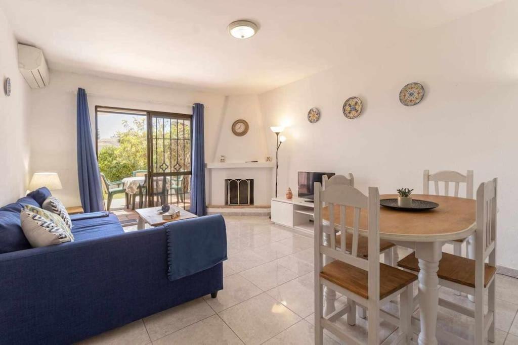 Tropicana Townhouse, 2 Bedroom Next To The Pool Nerja Exterior foto
