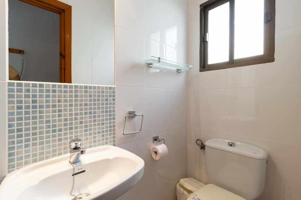 Tropicana Townhouse, 2 Bedroom Next To The Pool Nerja Exterior foto