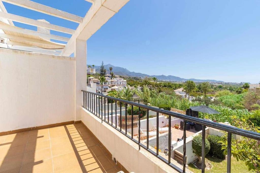 Tropicana Townhouse, 2 Bedroom Next To The Pool Nerja Exterior foto